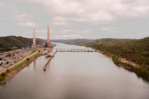 New Cumberland Lock & Dam. Stratton, Ohio (color)