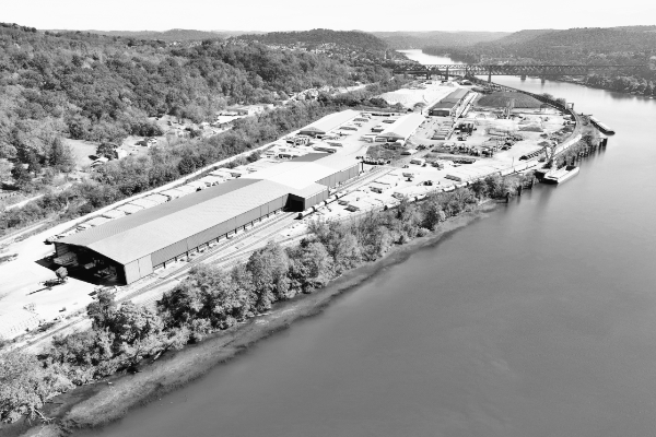 Monongahela River facing south. Monongahela, Pennsylvania (black & white)